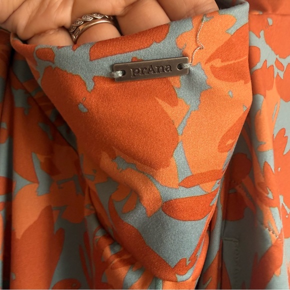 prAna Jewel Lake Dress in Faded Poppy Bloom Size Medium Built in Bra Athletic - Picture 6 of 8